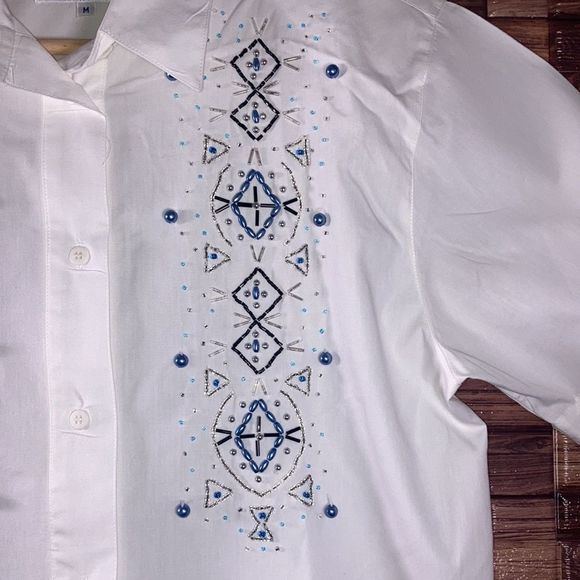 Vintage WestBound White ShortSleeved Buttonup Shirt Meduim with Blue beads - Picture 2 of 13